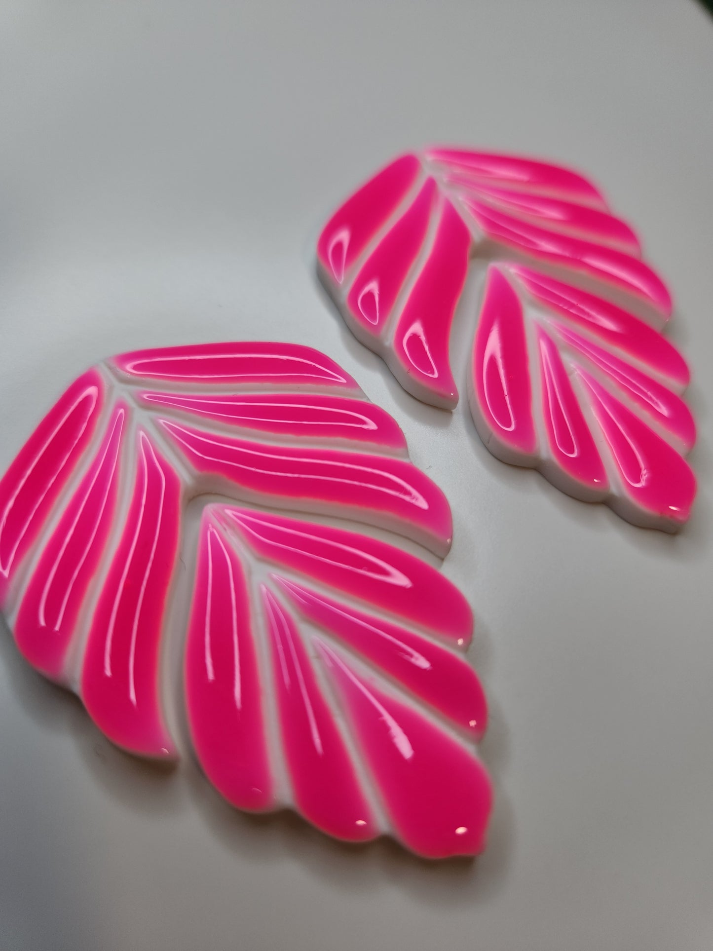 Leaf Earring - Fuchsia