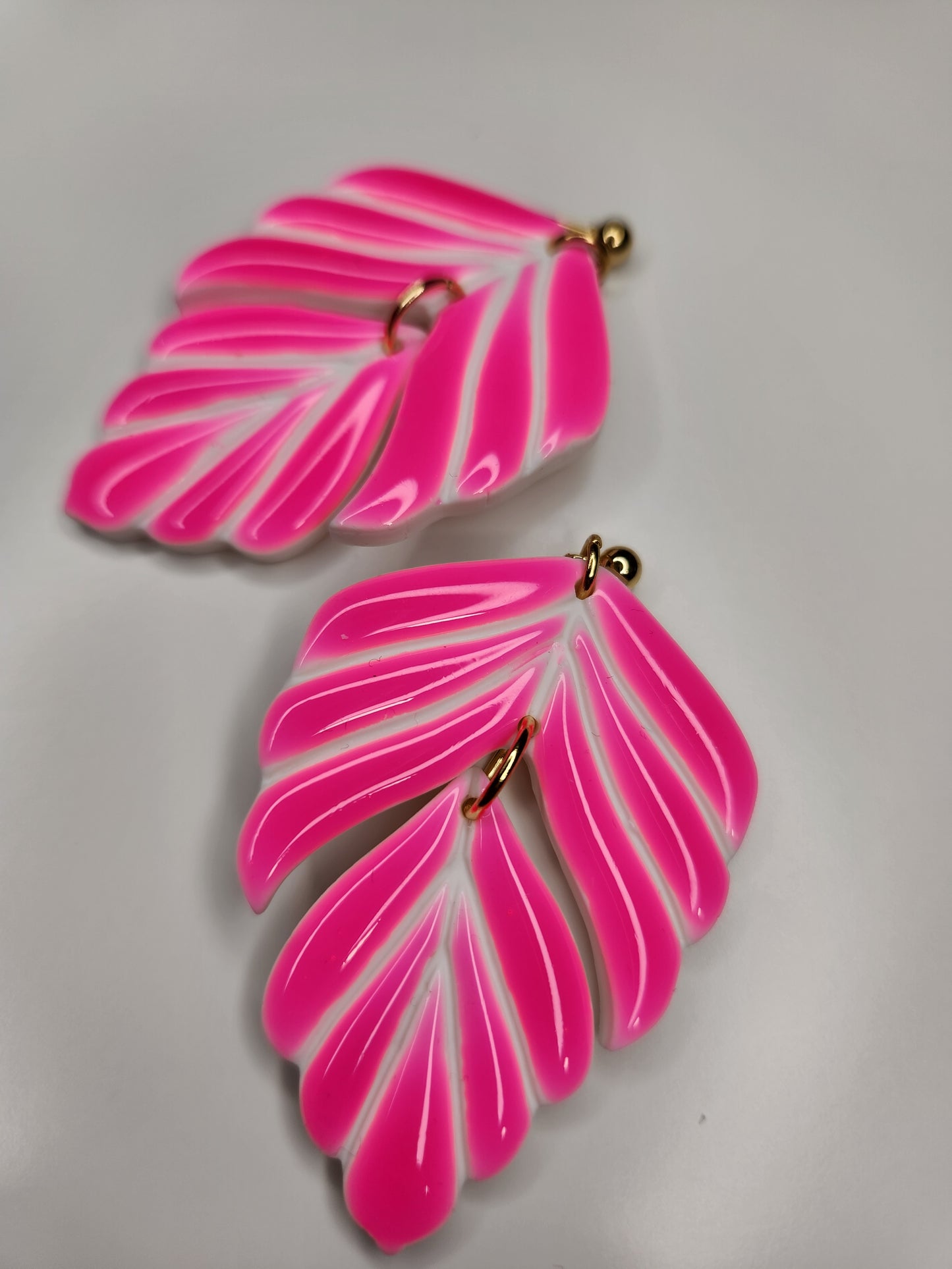 Leaf Earring - Fuchsia