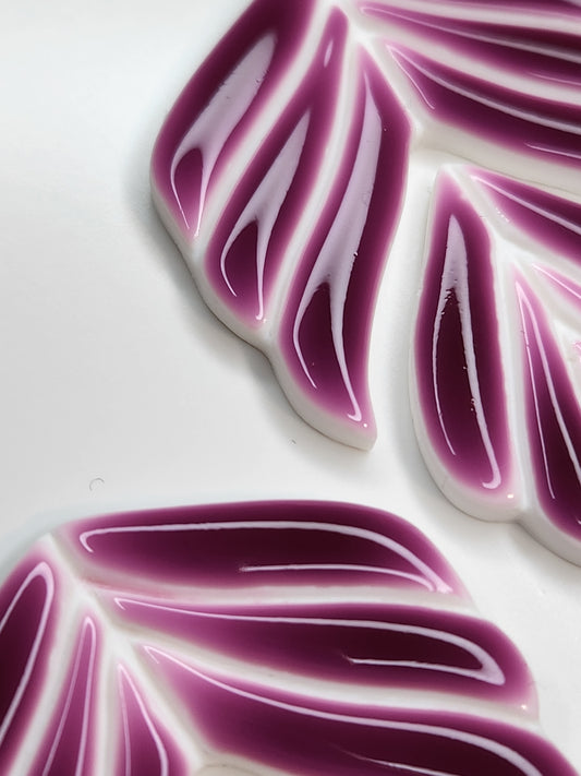 Leaf-shaped earrings - Wine Color