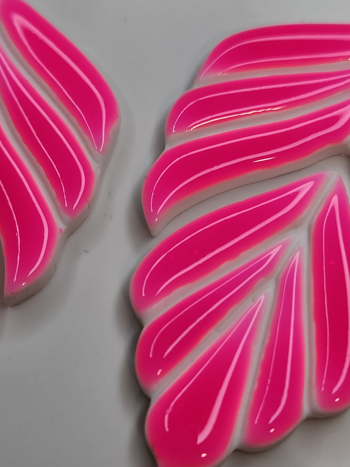 Leaf Earring - Fuchsia