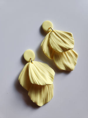 Three Cream petals